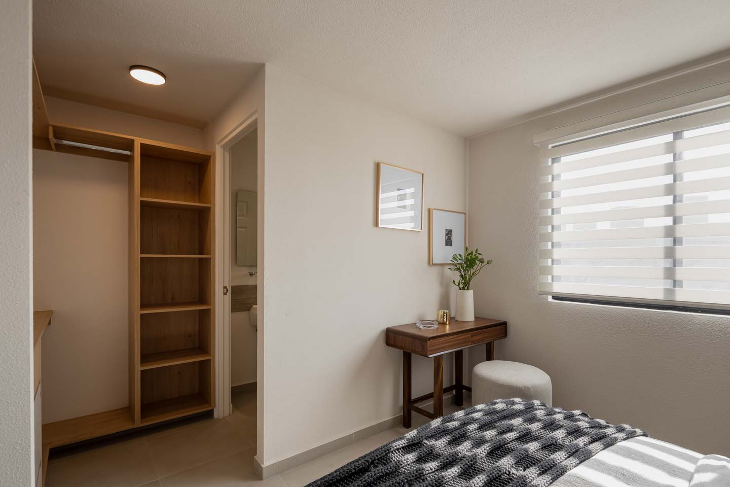 Vestidor y baño