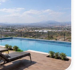 Alberca con vista a Querétaro